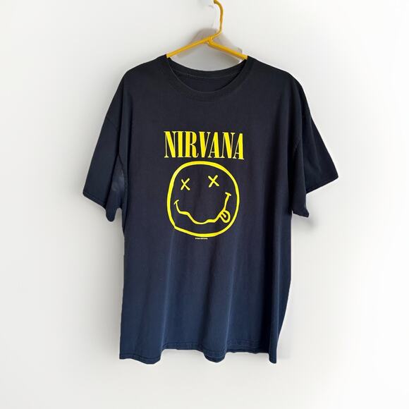 Vintage 90s Nirvana 1992 Smiley T-Shirt Yellow Black 2-sided Grunge Kobain L/XL - Picture 1 of 7